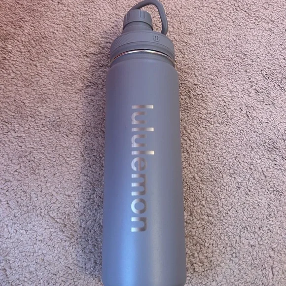 Lululemon water bottle